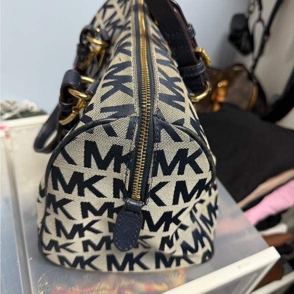 MK bag gray with navy blue logo used in good condition 
Is 10” x 6 1/2” - Picture 3 of 8